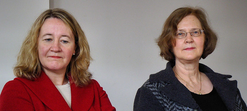 Carol Greider and Elizabeth Blackburn, two of the three winners of this year's Nobel Prize in Medicine. [Credit: Gerbil via Wikimedia Commons]